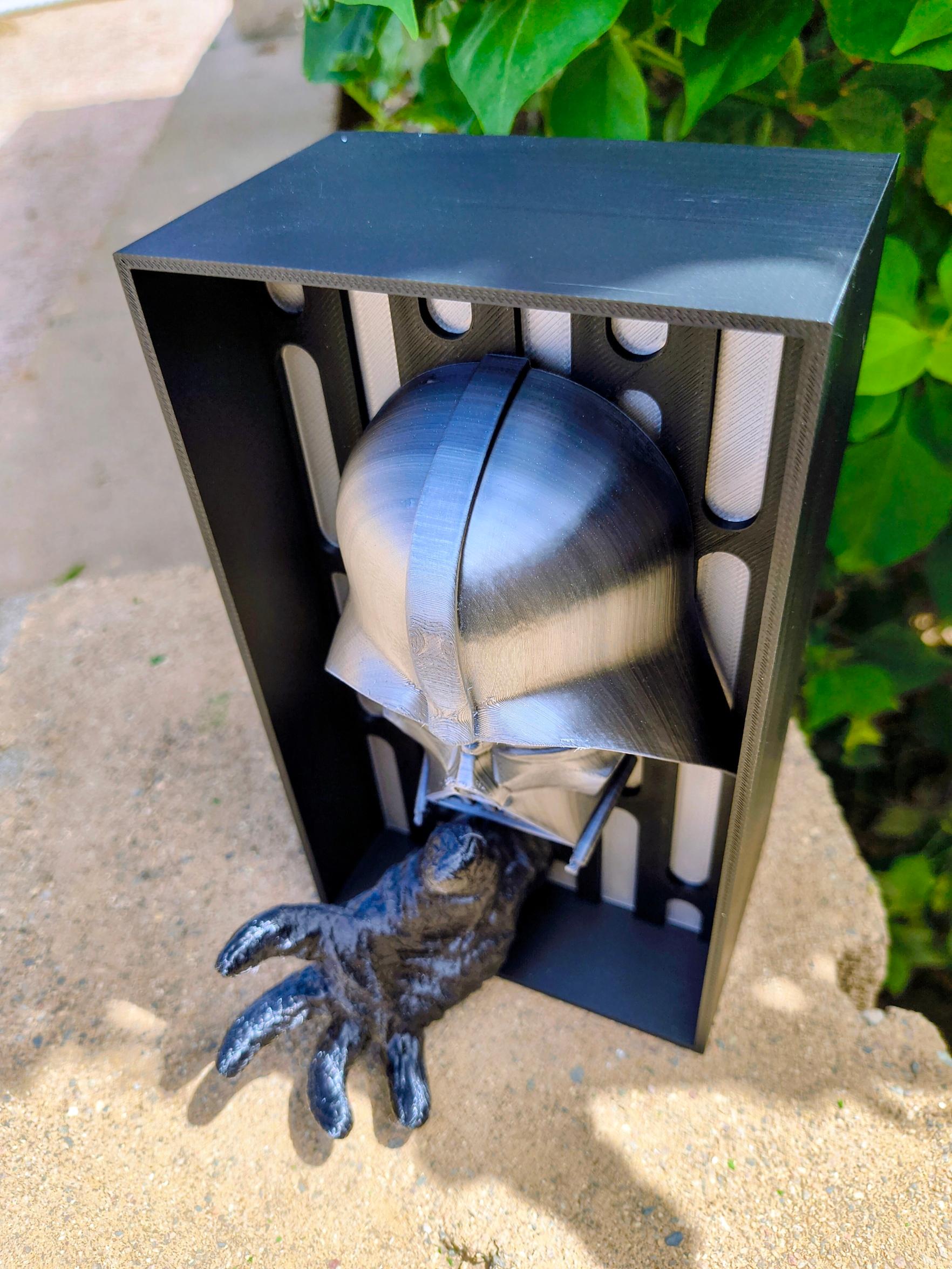 Custom Hand-Painted Star Wars C-3PO & R2-D2 3D Booknook – A Must-Have Collector’s Treasure