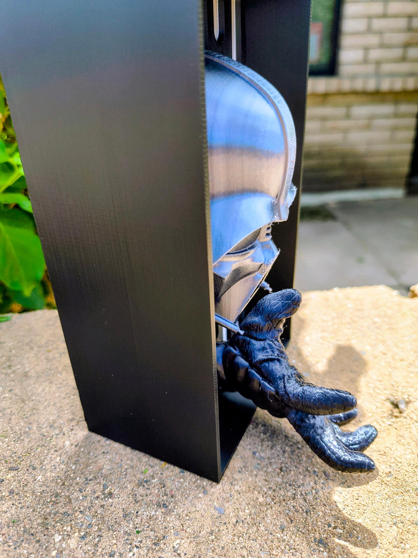 Custom Hand-Painted Star Wars C-3PO & R2-D2 3D Booknook – A Must-Have Collector’s Treasure
