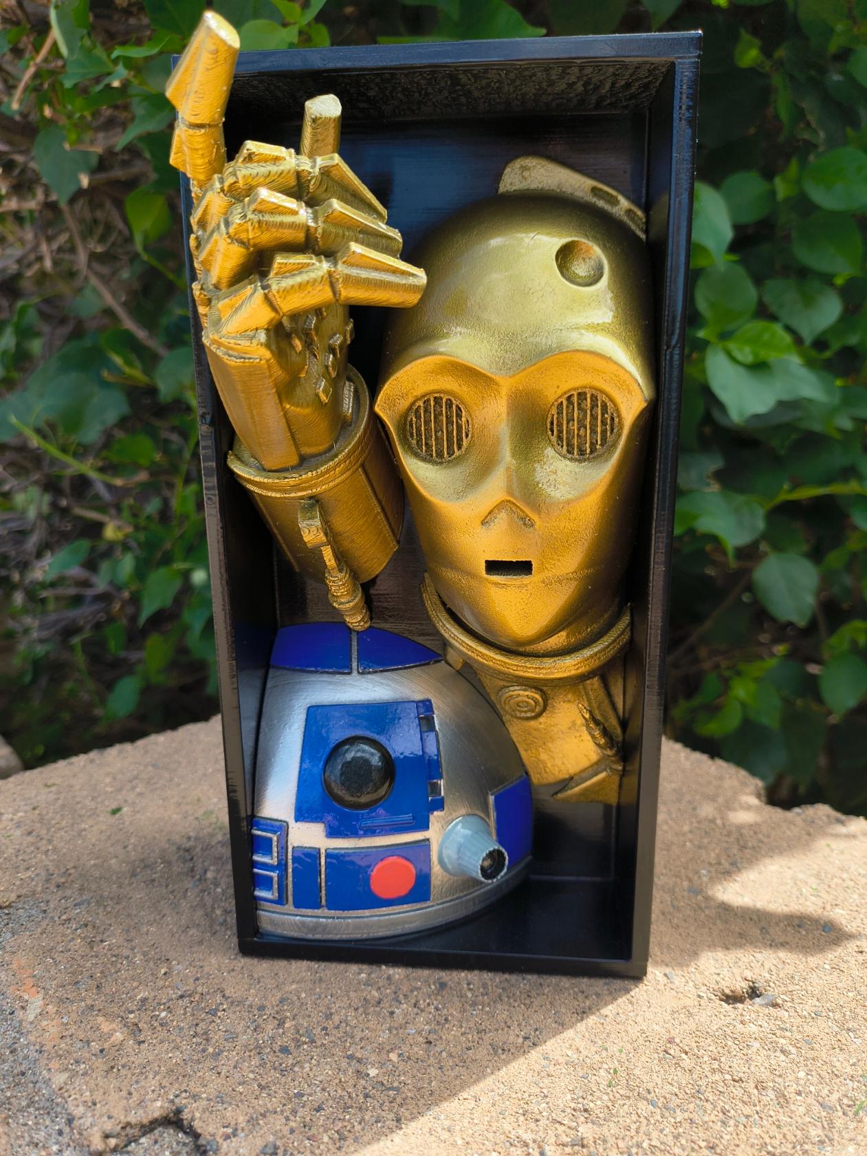 Custom Hand-Painted Star Wars C-3PO & R2-D2 3D Booknook – A Must-Have Collector’s Treasure